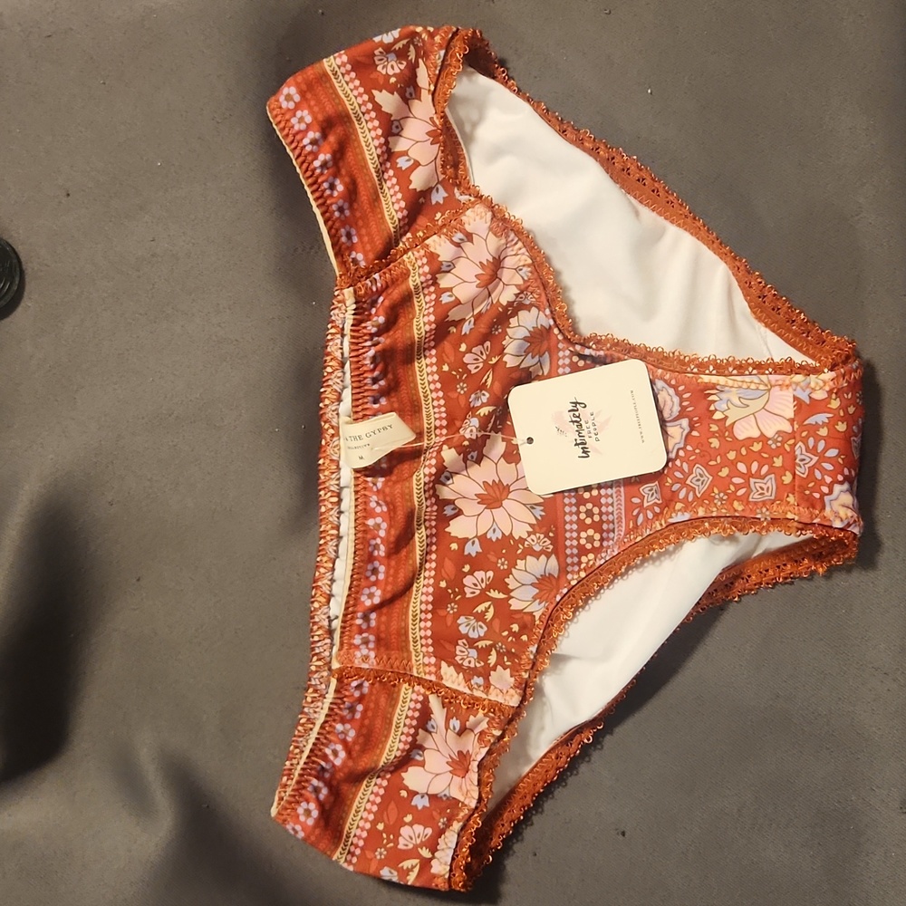 Spell intimates sz M